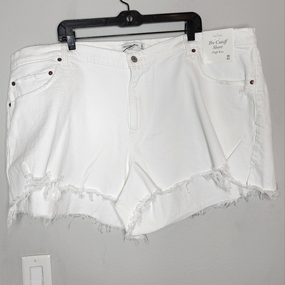 NWT‎ Abercrombie plus Size 22 white denim shorts